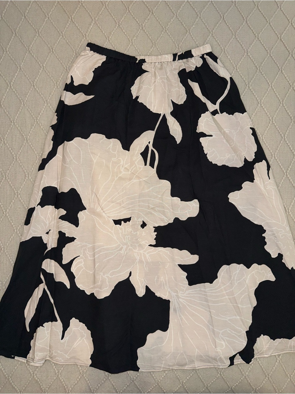 H&M Black and Cream Floral A-Line Skirt S